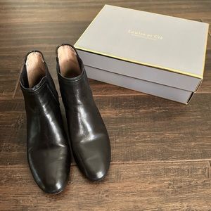 Louise text die Lo-Waldron Leather Black Ankle Boots